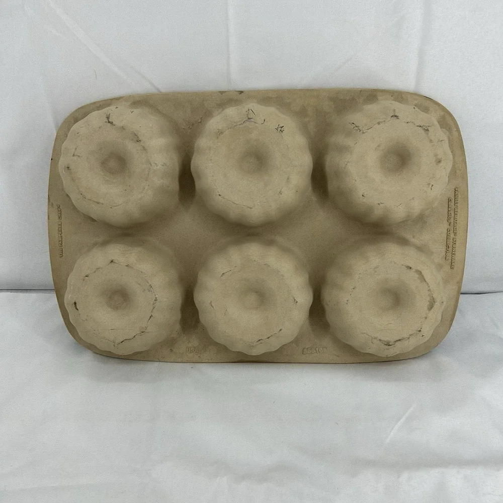 Pampered Chef Stoneware Mini Fluted Bundt Pan Family Heritage Classic
